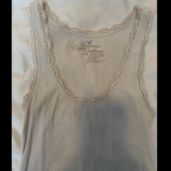 American Eagle white tank top size M, slightly used - Picture 3 of 3